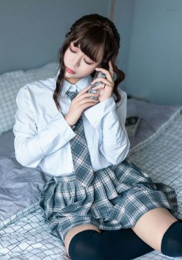 年轻的邻居的阿